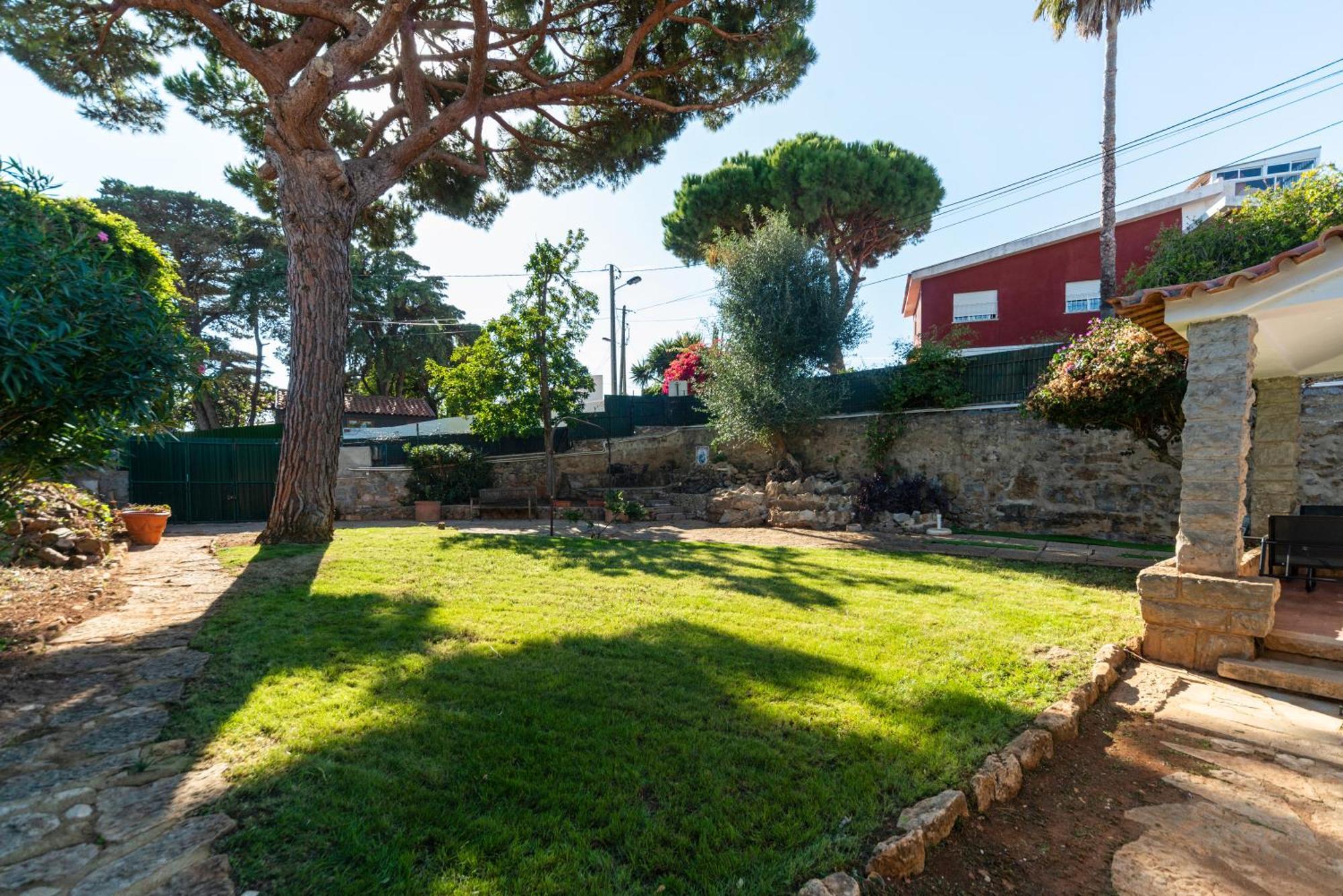 4-Bedroom House In Cascais, Near Guincho Beach Exterior foto
